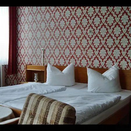 Weinstock Otel *